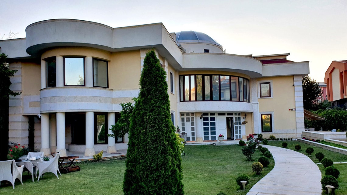 Güneş Malikanesi